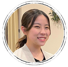 ウエディングプランナー・阿部なるみさんの顔写真