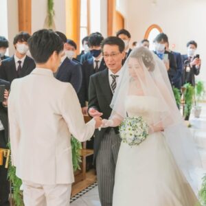 お父様から新婦へバトンタッチ